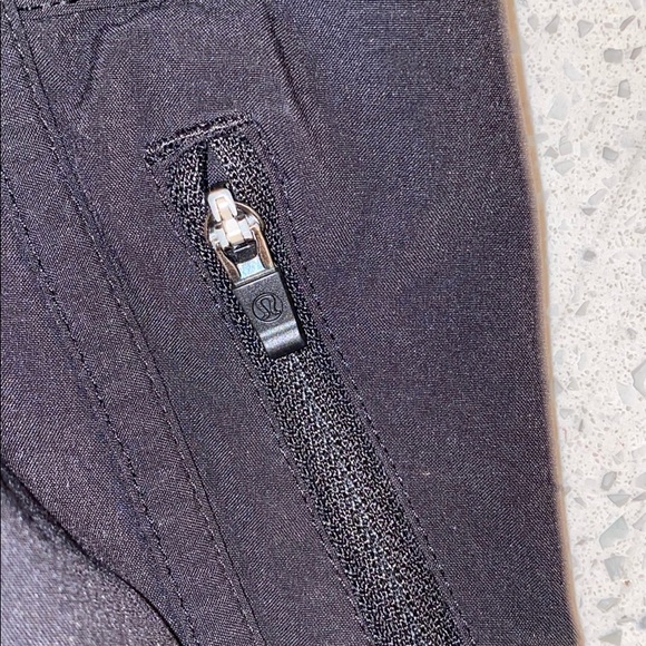 Black Tracker Short - Picture 3 of 4